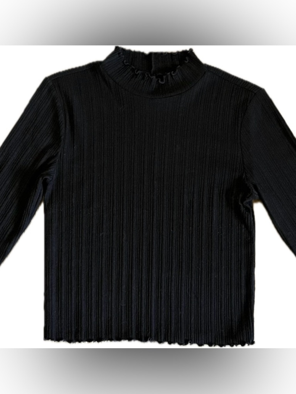 Forever 21 Black Ribbed Mock Neck long sleeve Crop Top. Women’s size Medium.